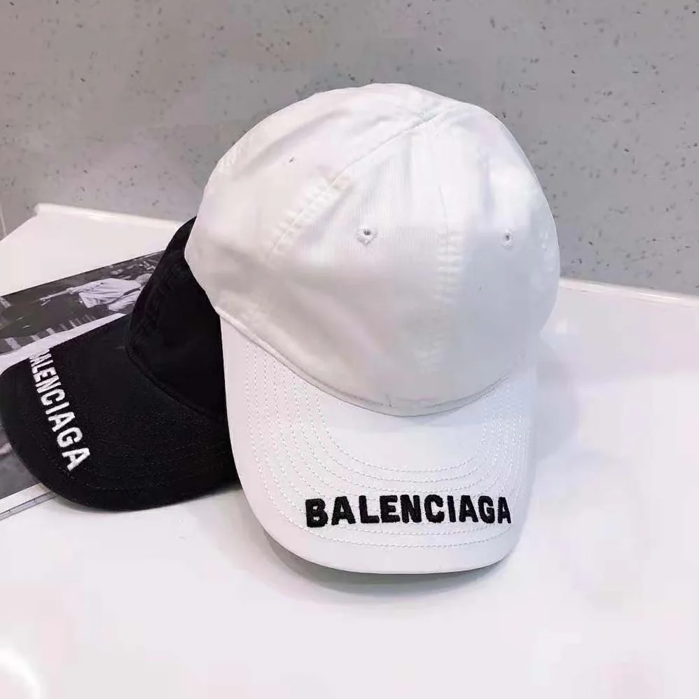 Balenciaga Logo Visor Cap in White and Black Cotton Drill for Women Balenciaga Logo Visor Cap in White and Black Cotton Drill for Women