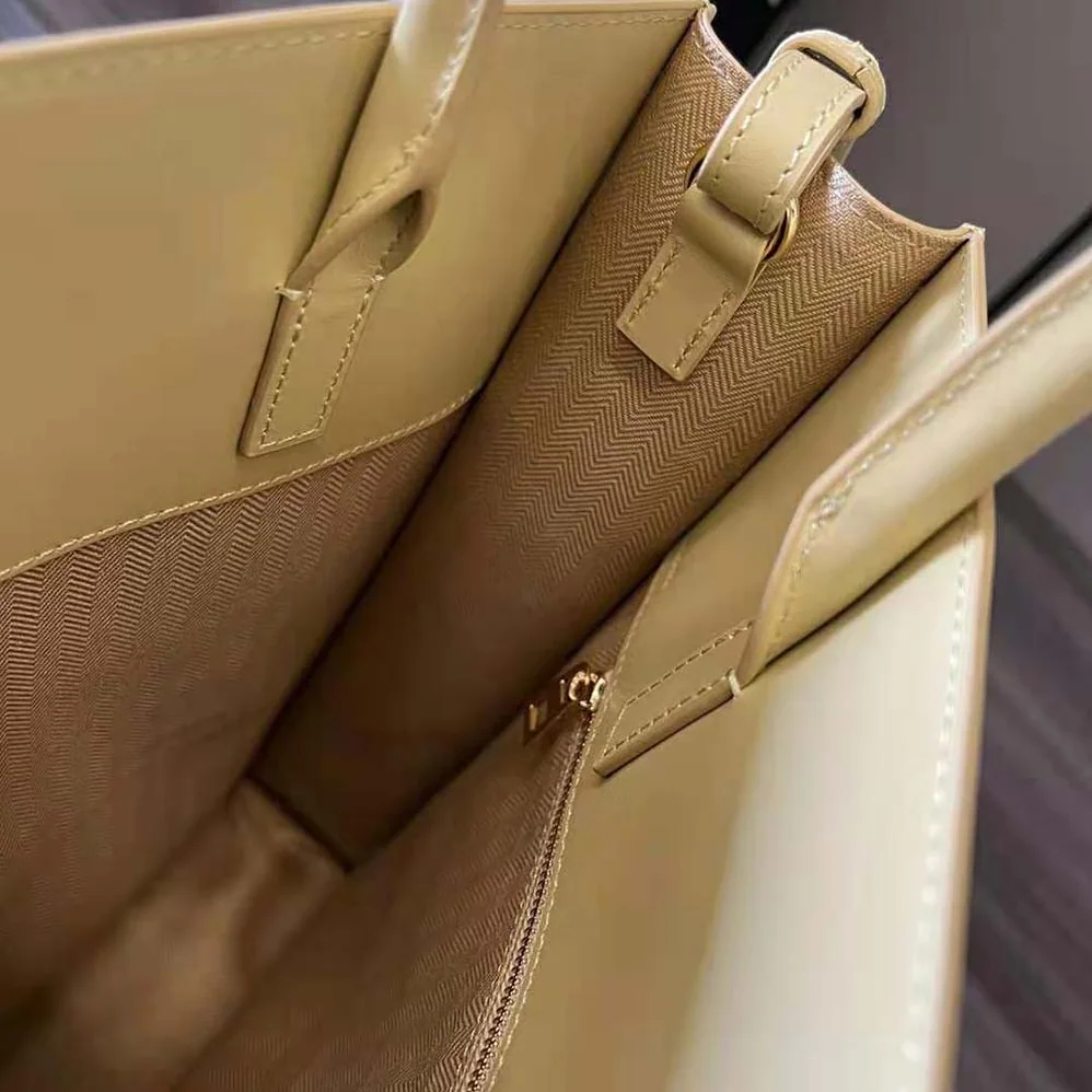 Loewe LOEWE Standard A4 Tote in Sleek Calfskin for Women in Gold Loewe LOEWE Standard A4 Tote in Sleek Calfskin for Women in Gold