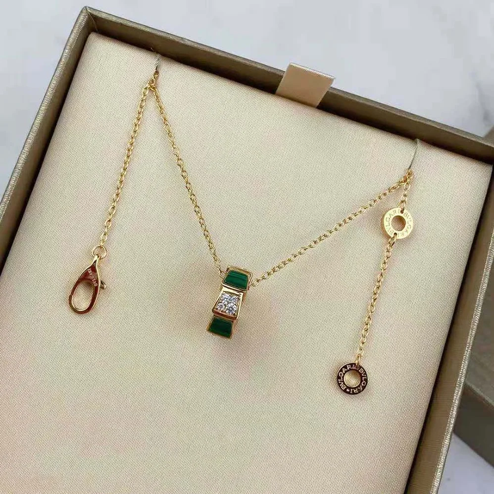 Bvlgari Serpenti Viper 18 KT Rose Gold Necklace Set with Malachite Elements for Women Bvlgari Serpenti Viper 18 KT Rose Gold Necklace Set with Malachite Elements for Women