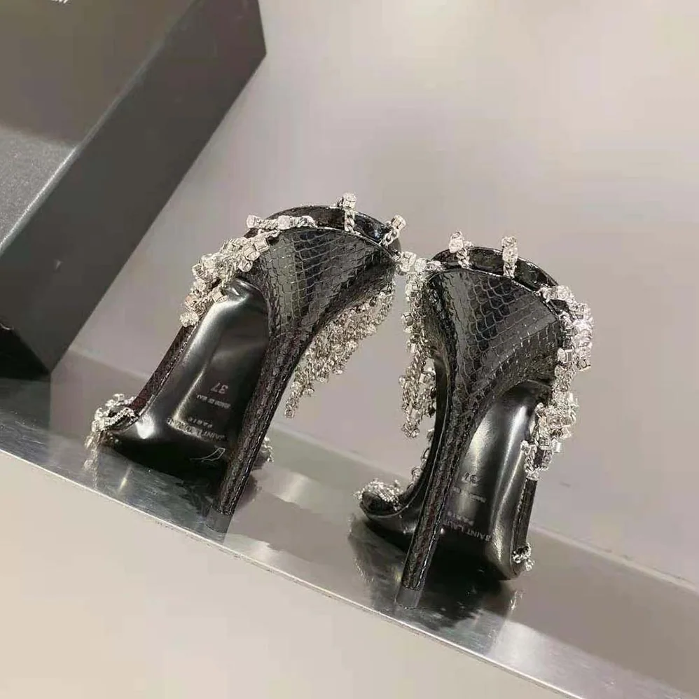 Saint Laurent YSL Alex Chain Sandals in Lacquered Ayers for Women Saint Laurent YSL Alex Chain Sandals in Lacquered Ayers for Women