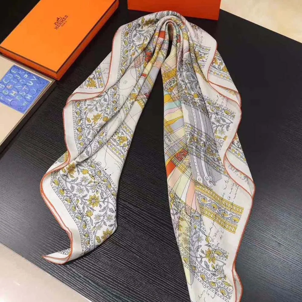 Hermes La Maison Des Carres Pegase Dhermes AU Bloc Scarf for Women in White Hermes La Maison Des Carres Pegase Dhermes AU Bloc Scarf for Women in White