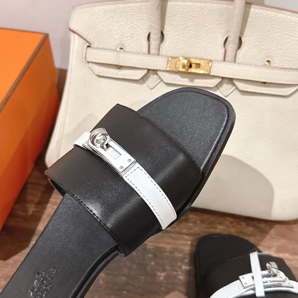 Hermes Giulia sandal for Unisex in Black/White