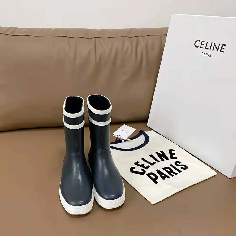 Celine Flat Half Boot Les Bottes DE Pont Celine in Natural Rubber for Women in Navy