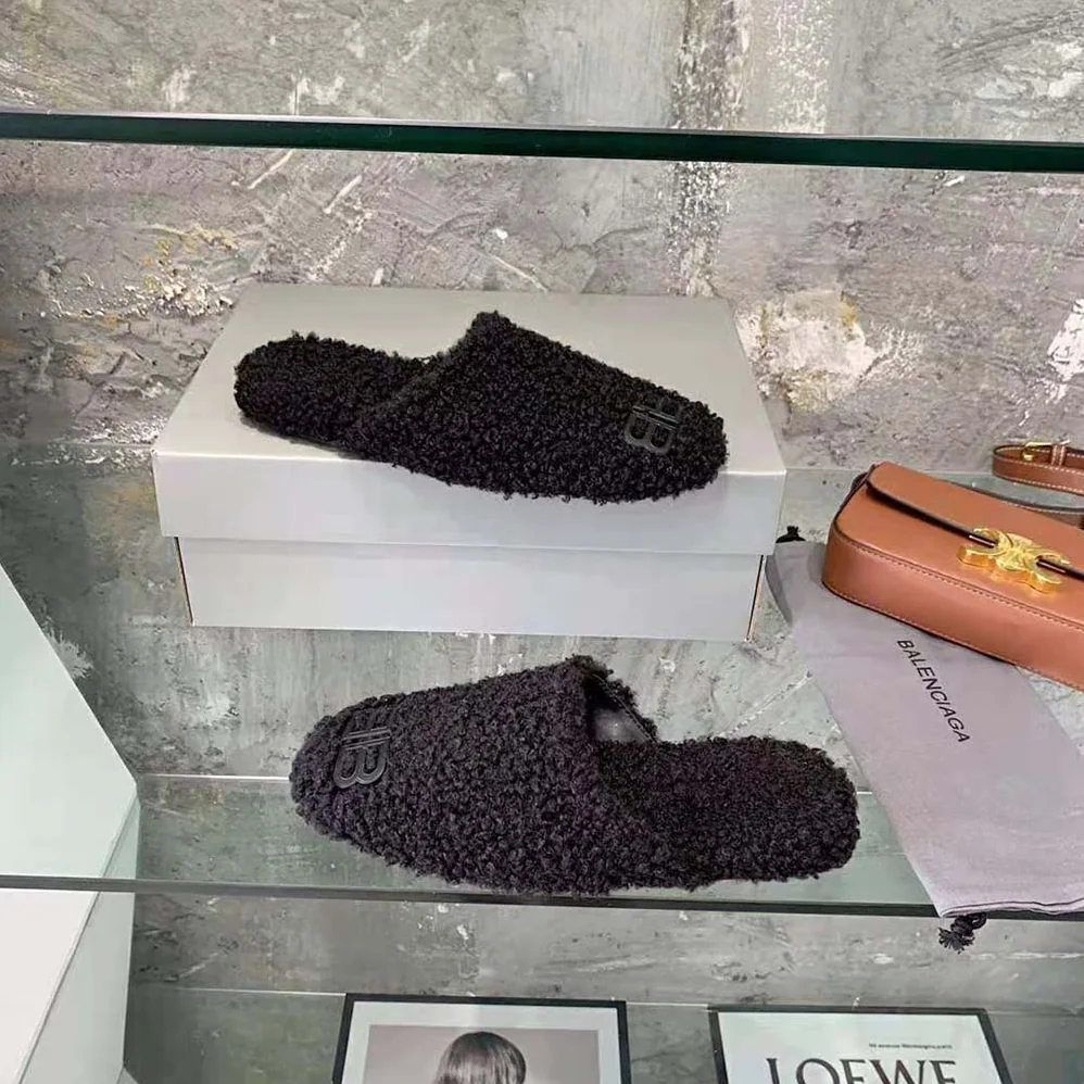 Balenciaga Cosy BB Mule in Black Fake Shearling for Women Balenciaga Cosy BB Mule in Black Fake Shearling for Women