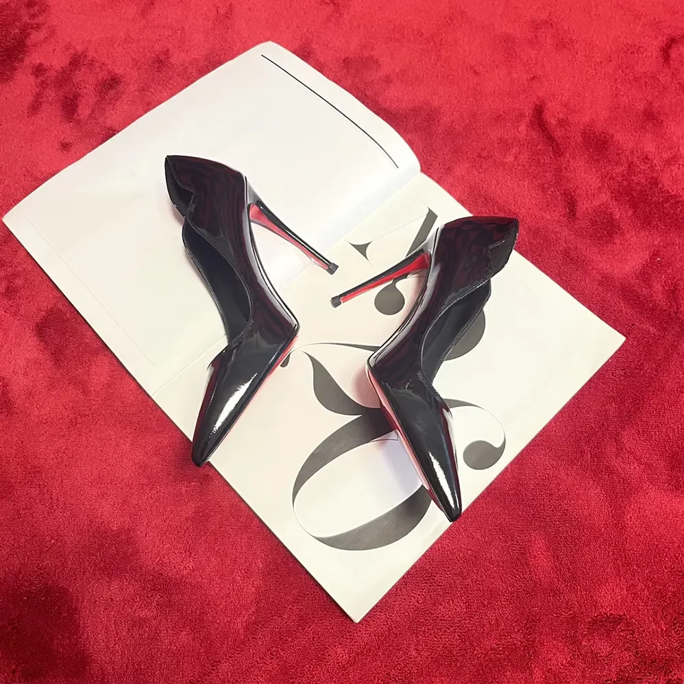 Christian Louboutin Hot Chick 100 mm Pumps Patent Calf Leather Black for Women Christian Louboutin Hot Chick 100 mm Pumps Patent Calf Leather Black for Women