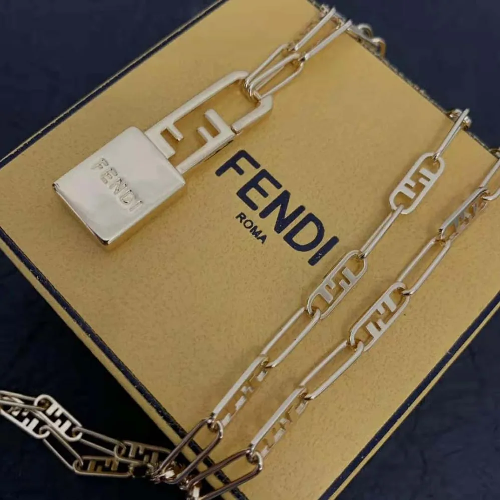 Fendi Necklace with Fendi O'Lock Mesh and Padlock for Women in Shaped Pendant Fendi Necklace with Fendi O'Lock Mesh and Padlock for Women in Shaped Pendant
