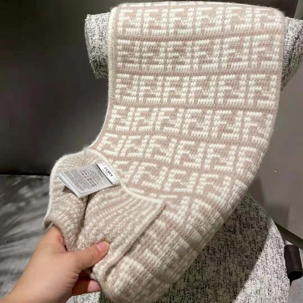 Fendi FF Scarf Dove Gray Cashmere Scarf for Women Fendi FF Scarf Dove Gray Cashmere Scarf for Women