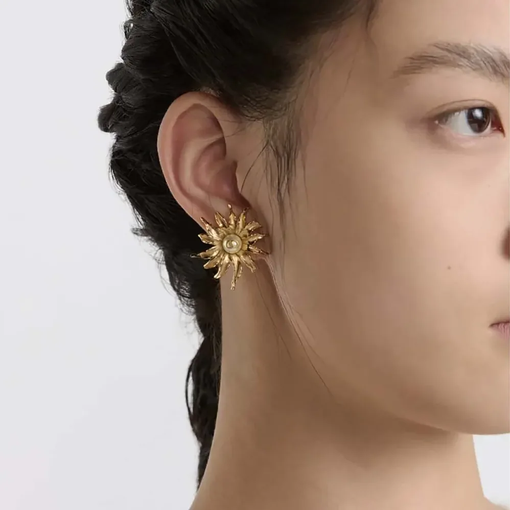 Dior Tribales Earrings Gold-Finish Metal and White Resin Pearls for Women Dior Tribales Earrings Gold-Finish Metal and White Resin Pearls for Women