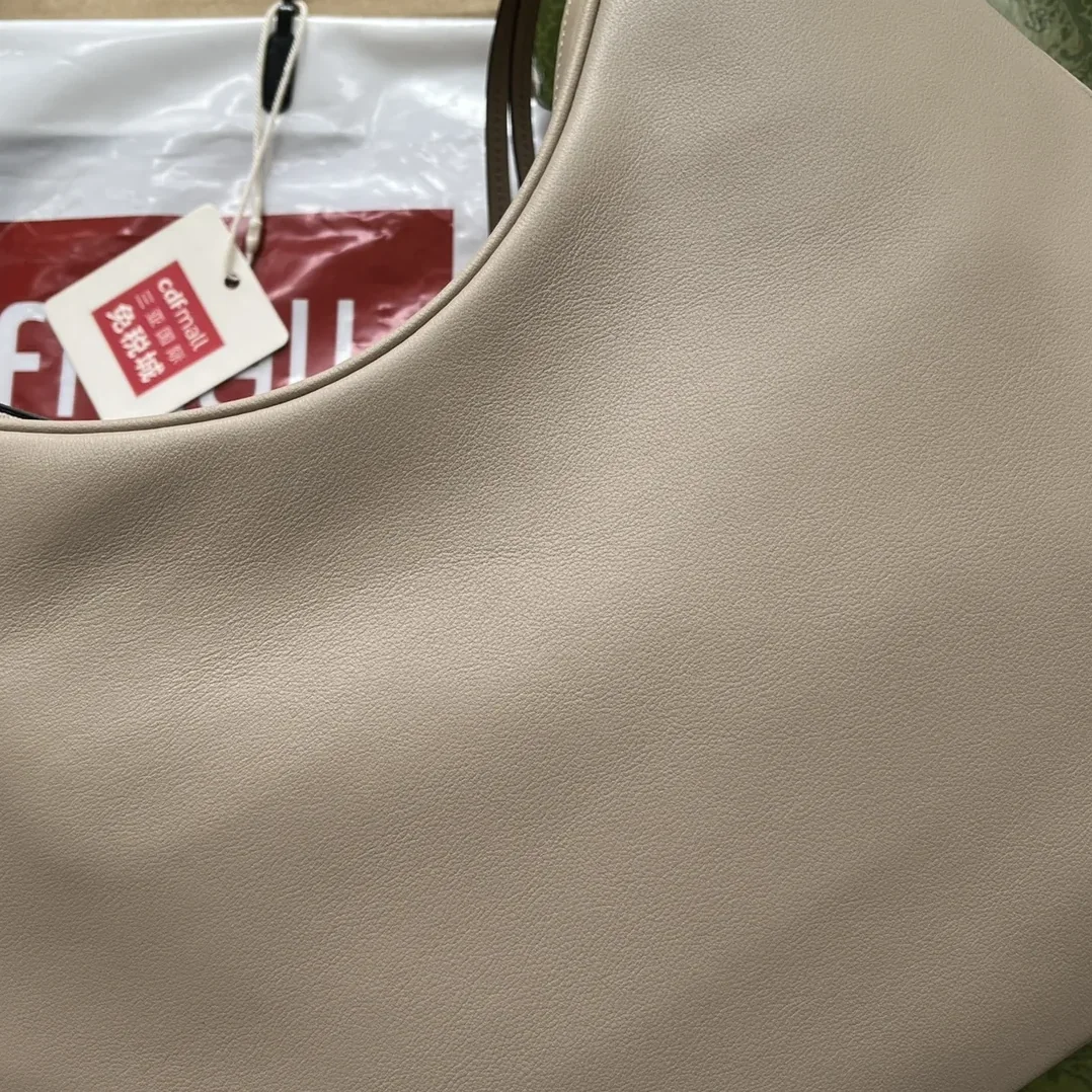 Gucci Atache Large Shoulder Bag Beige Gucci Atache Large Shoulder Bag Beige