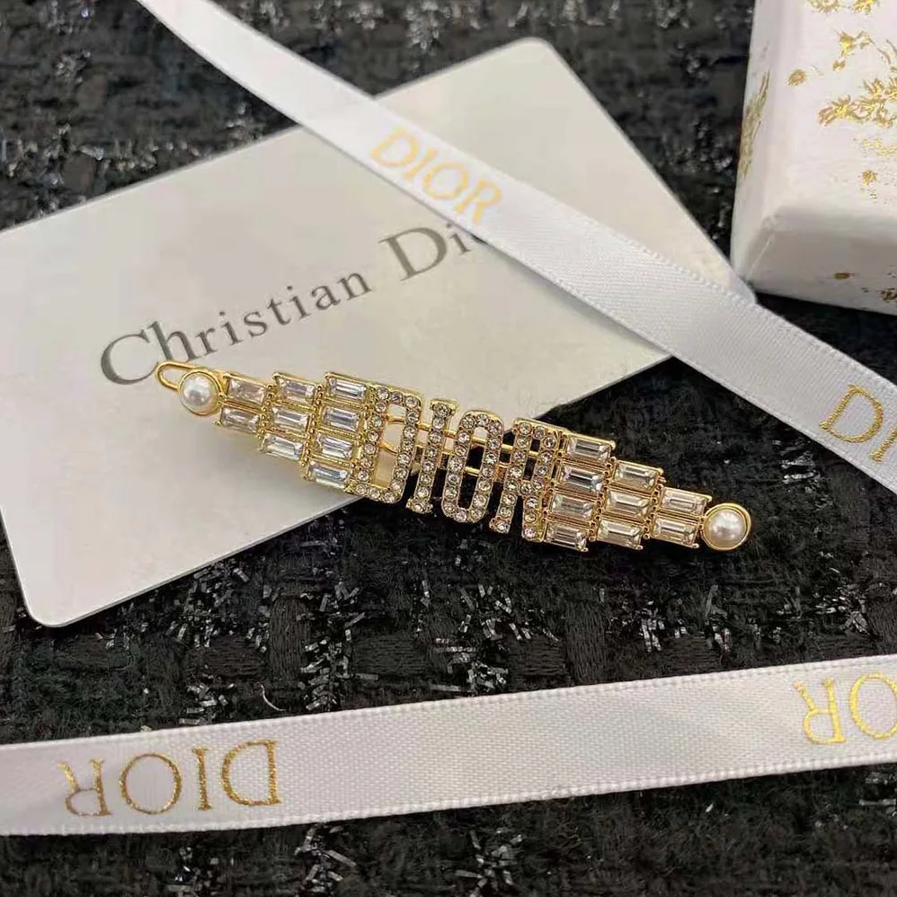 Dior Dio(r)evolution Barrette Gold-Finish Metal with White Crystals and White Resin Pearls for Women Dior Dio(r)evolution Barrette Gold-Finish Metal with White Crystals and White Resin Pearls for Women