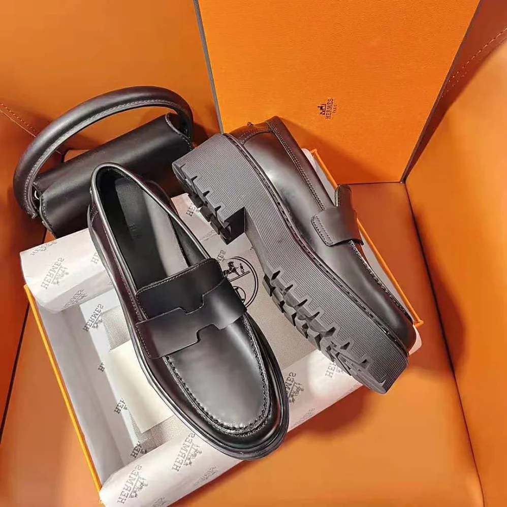 Hermes Hitch Loafer in Glazed Calfskin for Women in Black Hermes Hitch Loafer in Glazed Calfskin for Women in Black