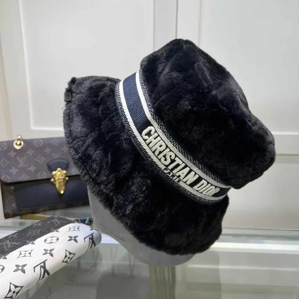 Dior D-Bobby Cannage Small Brim Bucket Hat Black Shearling for Unisex Dior D-Bobby Cannage Small Brim Bucket Hat Black Shearling for Unisex