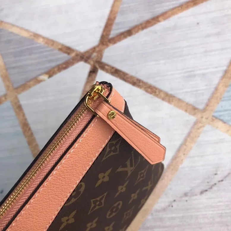 Louis Vuitton Daily Pouch Bag Monogram Canvas Light Pink / LV
