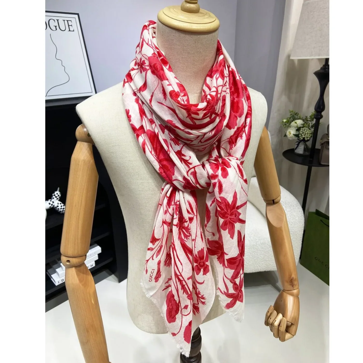Gucci GG Garden Flower Long Scarf Red / Gucci GG Garden Flower Long Scarf Red /