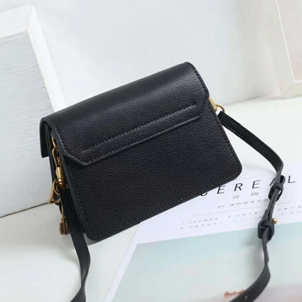 Givenchy Two-Toned Medium GV3 Bag Leather and Suede for Women in Black Givenchy Two-Toned Medium GV3 Bag Leather and Suede for Women in Black