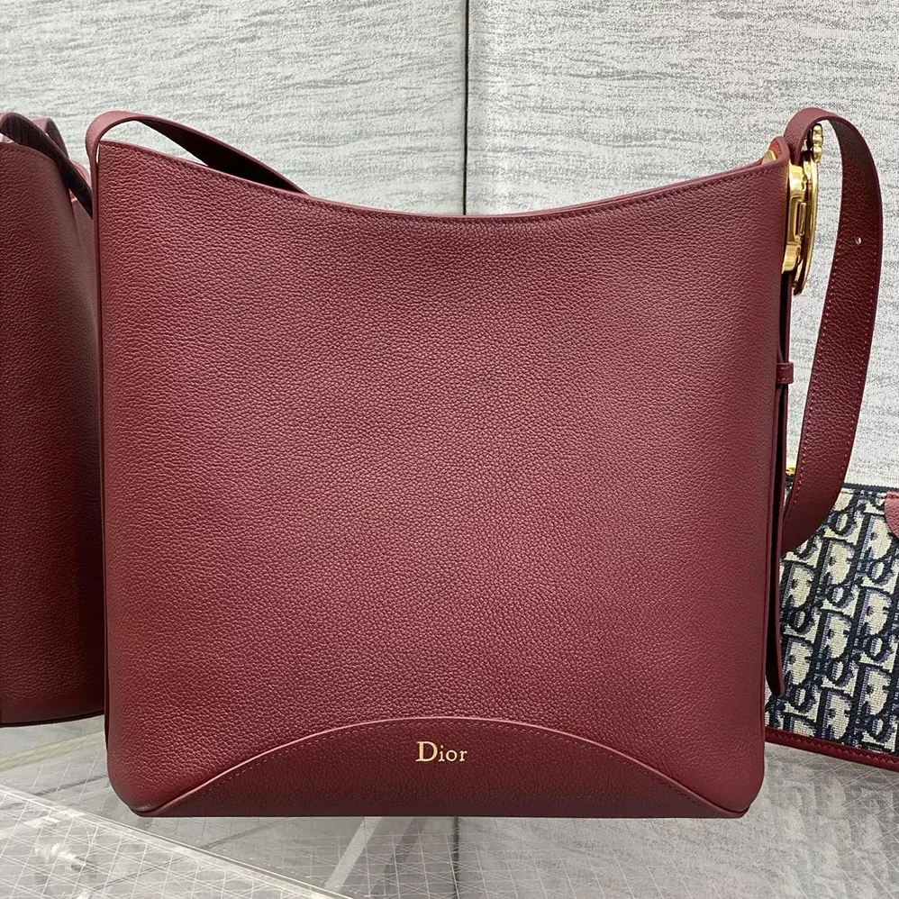 Dior Medium Dior Médaillon Bucket Bag Garance Red Grained Calfskin for Women