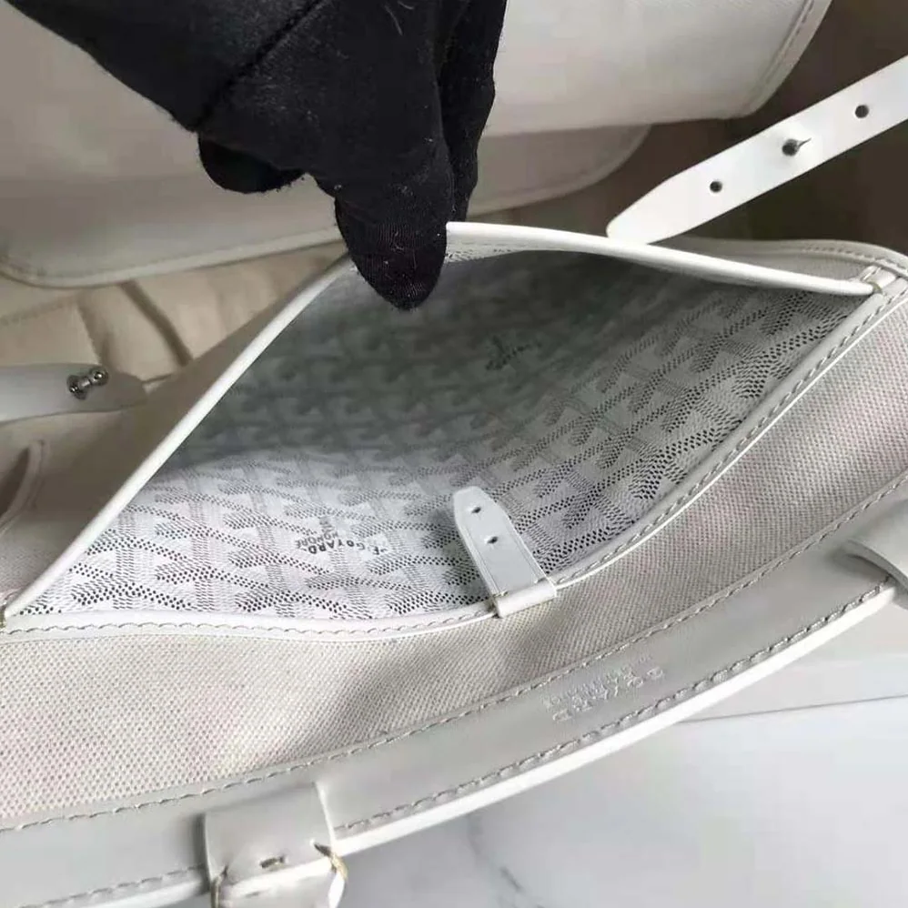 Goyard Bellechasse Biaude PM Bag for Women in White Goyard Bellechasse Biaude PM Bag for Women in White