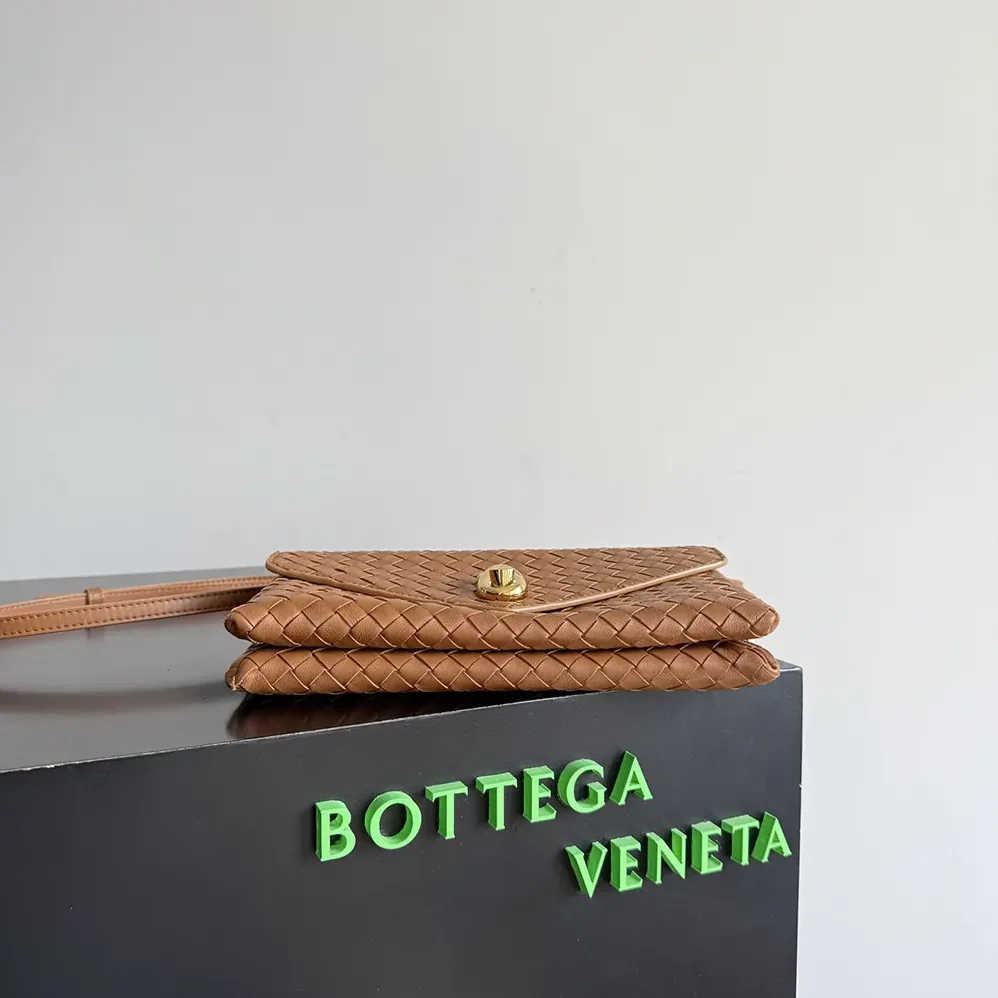 Bottega Veneta Knot Lock for Women in Brown