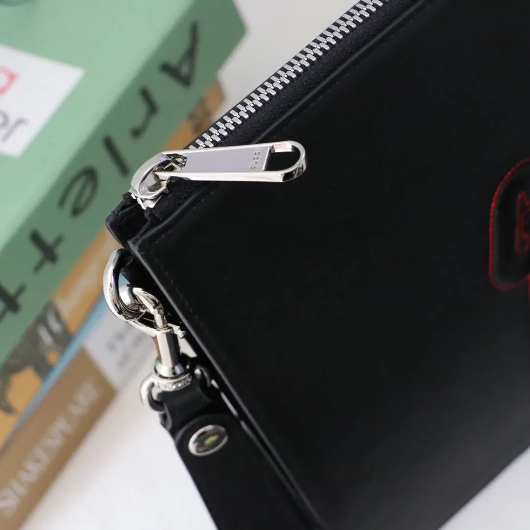 Gucci Pouch in Black With Blade Embroidery , Pouch / for Men