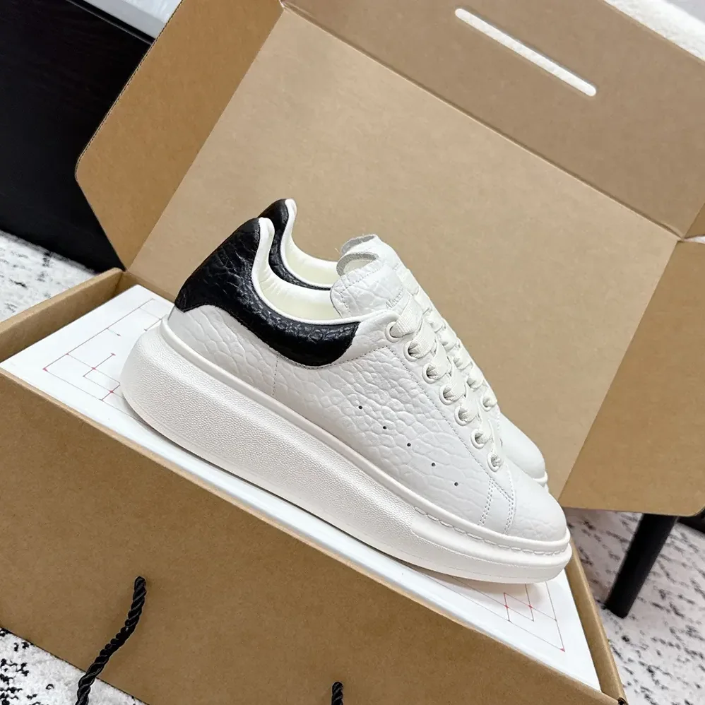 Alexander Mcqueen Oversized Sneaker in Off White for Unisex in Black Alexander Mcqueen Oversized Sneaker in Off White for Unisex in Black