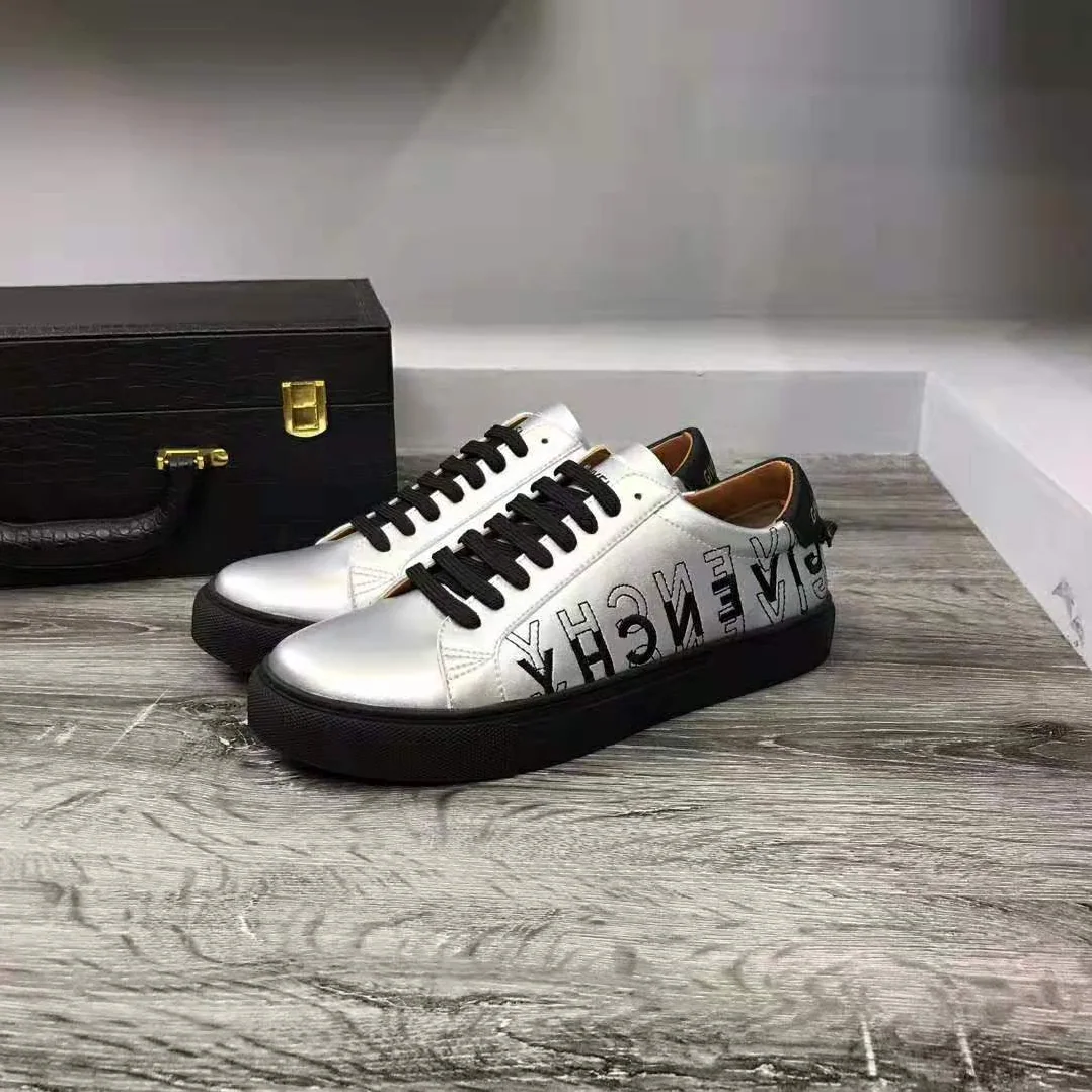 Givenchy Givenchy Shading Sneakers in Metallized Leather for Men in Silver Givenchy Givenchy Shading Sneakers in Metallized Leather for Men in Silver