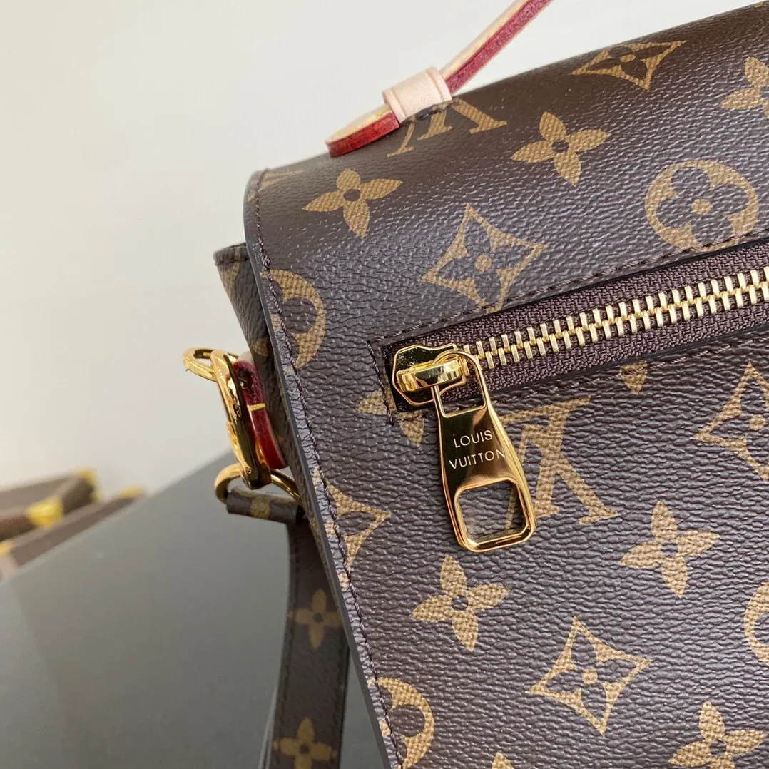 Louis Vuitton Pochette Metis Shoulder Bag / Brown Monogram Canvas Gold Hardware