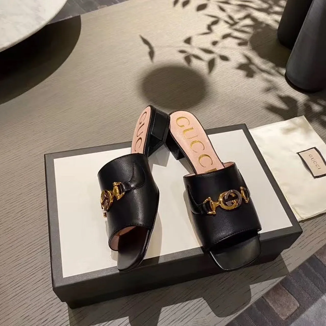 Gucci Gucci Zumi Slide Sandals Black Gucci Gucci Zumi Slide Sandals Black