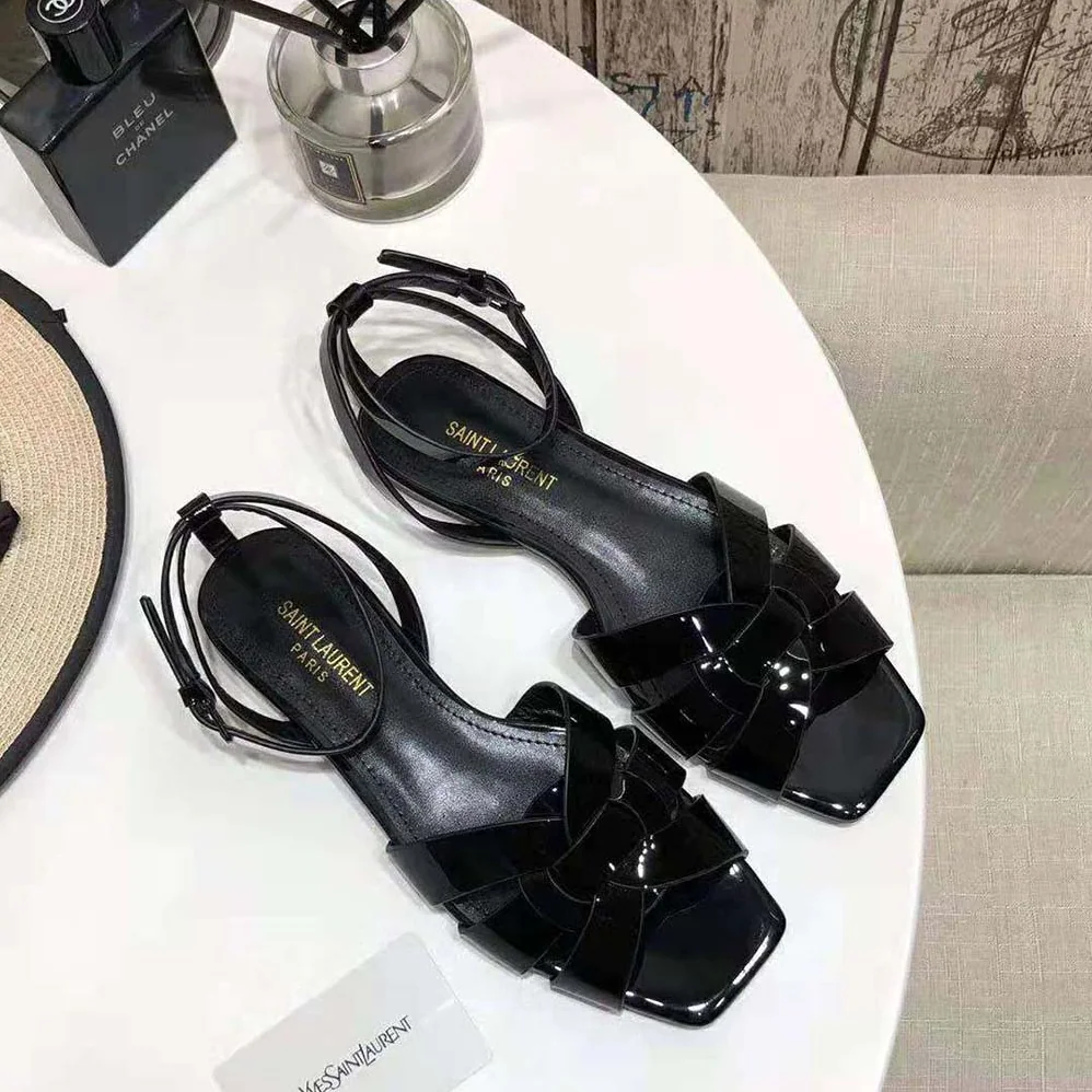 Saint Laurent YSL Tribute Flat Sandals in Patent Leather for Women Saint Laurent YSL Tribute Flat Sandals in Patent Leather for Women