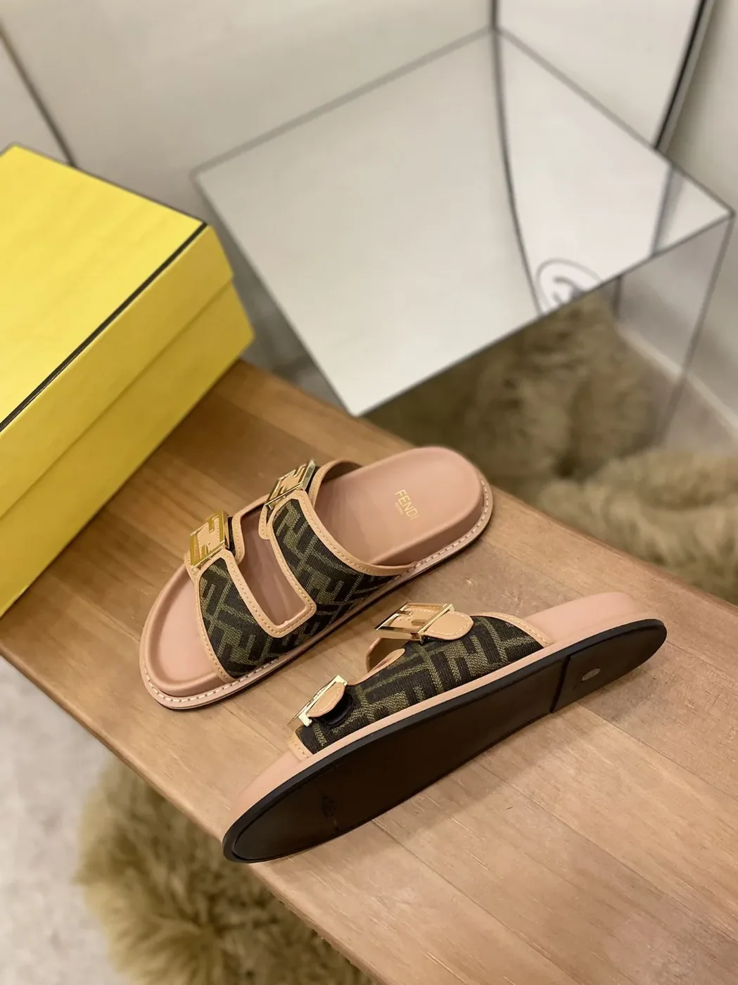 Fendi Feel Slides Dark Pink