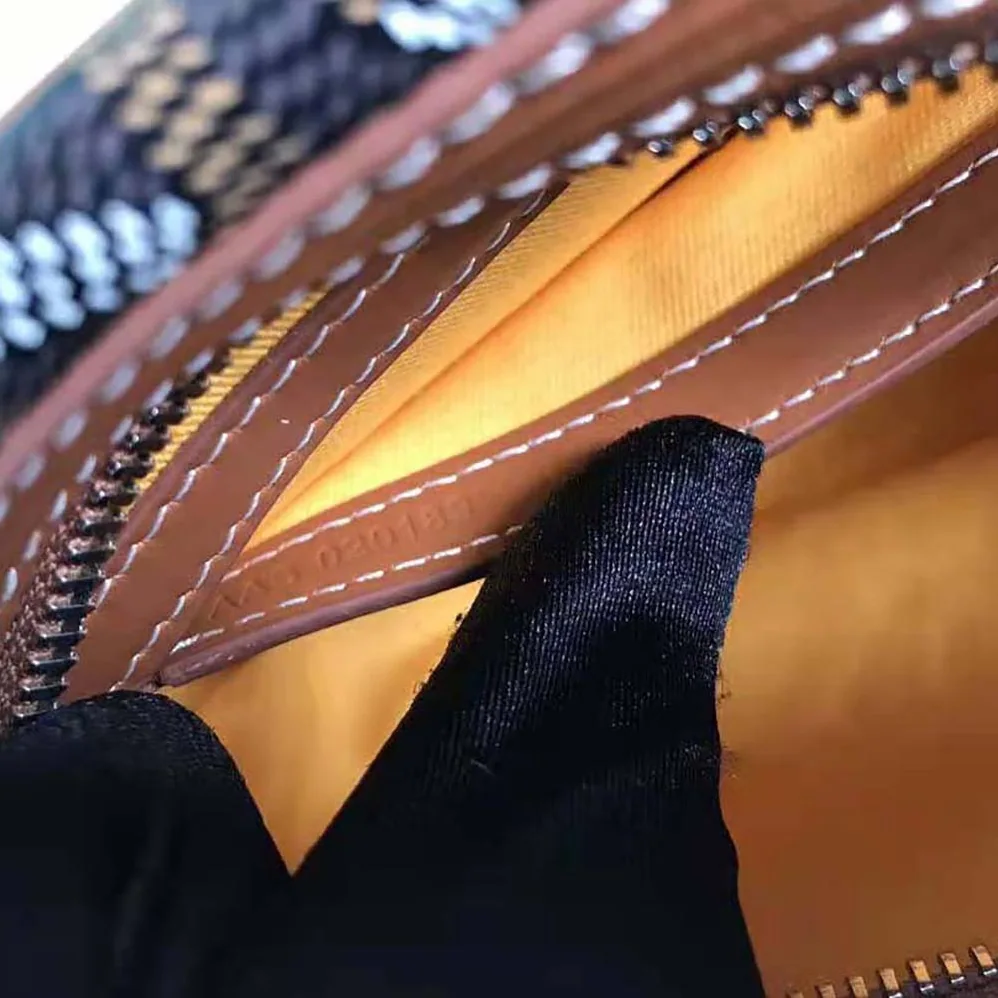Goyard Cap-vert Pm Bag for Unisex in Brown Goyard Cap-vert Pm Bag for Unisex in Brown