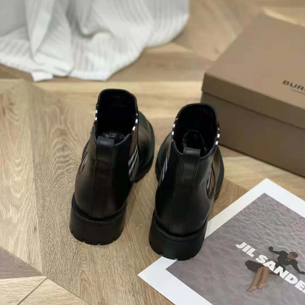 Burberry Vintage Check Detail Leather Chelsea Boots for Women in Black Burberry Vintage Check Detail Leather Chelsea Boots for Women in Black