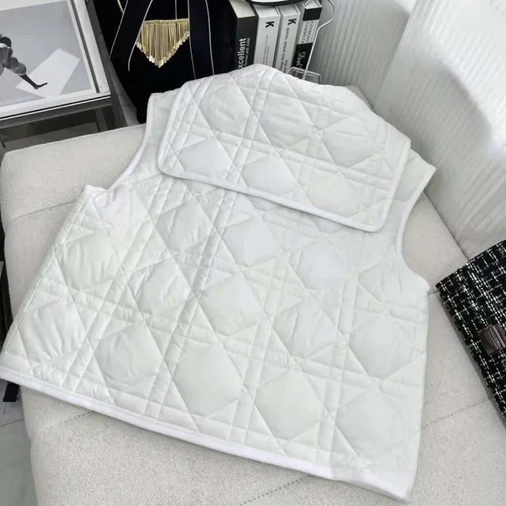 Dior Sleeveless Cropped Macrocannage Vest White Quilted Technical Taffeta for Women Dior Sleeveless Cropped Macrocannage Vest White Quilted Technical Taffeta for Women