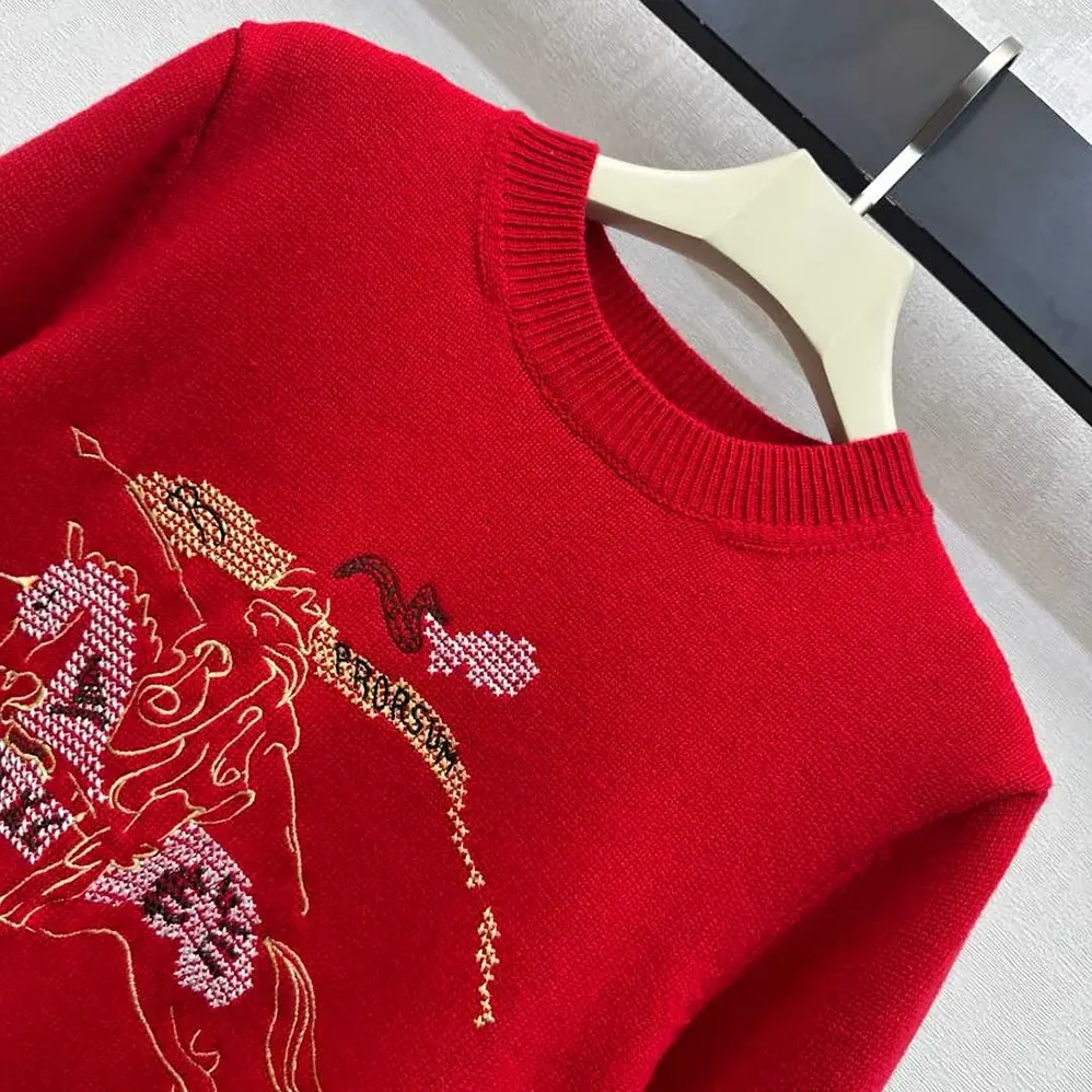 Burberry Cross Stitch EKD Wool Cashmere Sweater for Men in Red Burberry Cross Stitch EKD Wool Cashmere Sweater for Men in Red