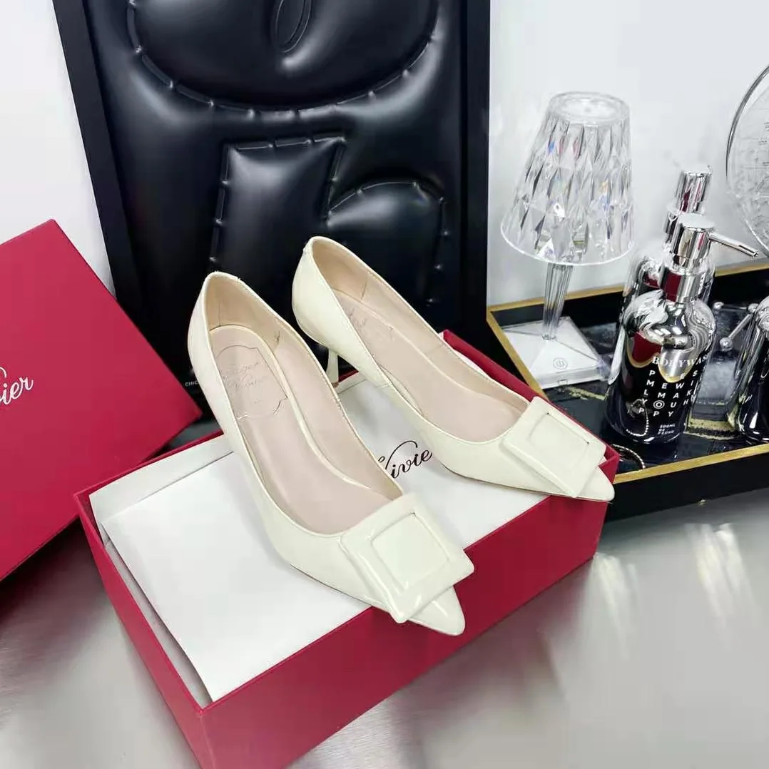 Roger Vivier Viv In The City Pumps in Patent Leather for Women in White Roger Vivier Viv In The City Pumps in Patent Leather for Women in White