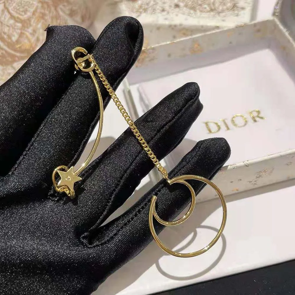 Dior 30 Montaigne Ear Jewelry Gold for Women in Finish Metal