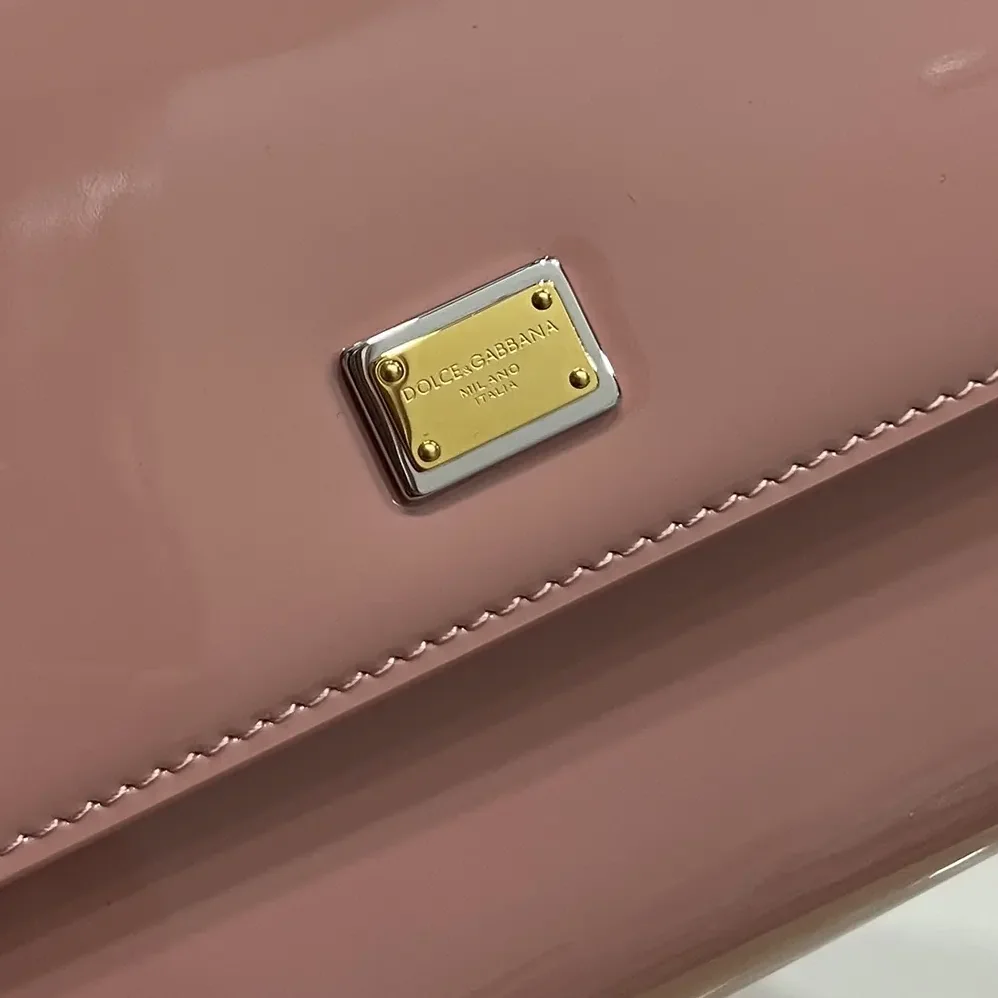 Dolce Gabbana D&G Small Sicily Handbag in Patent Leather for Women in Pink