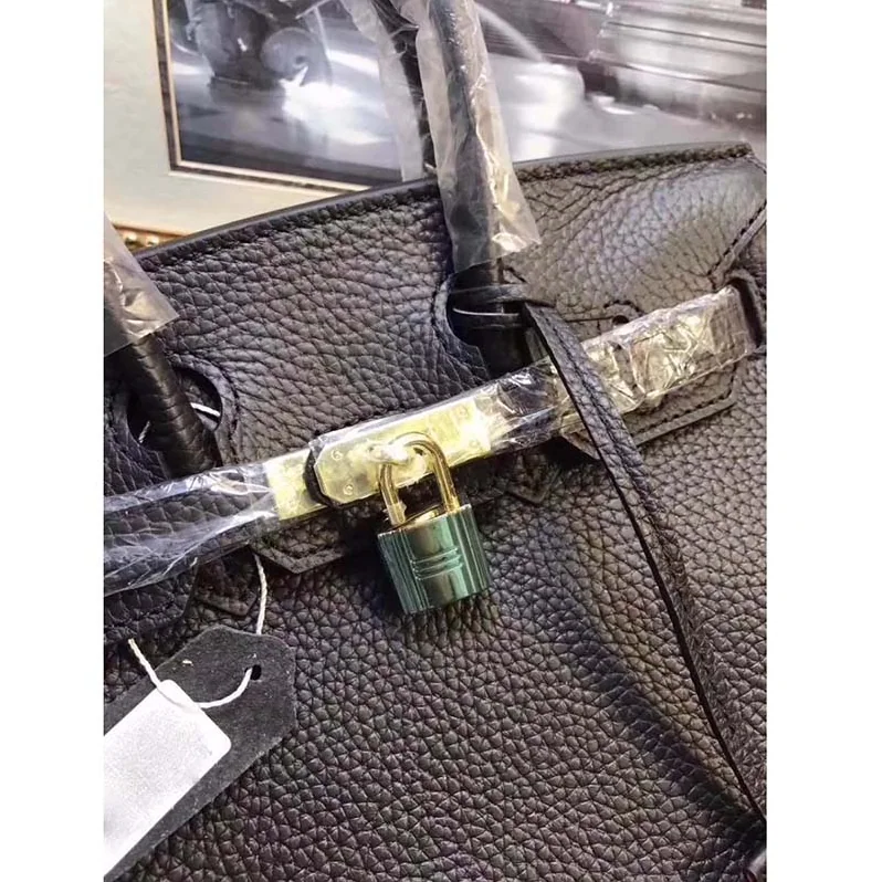 Hermes Birkin 25 Bag in Togo Leather with Gold Hardware in Black