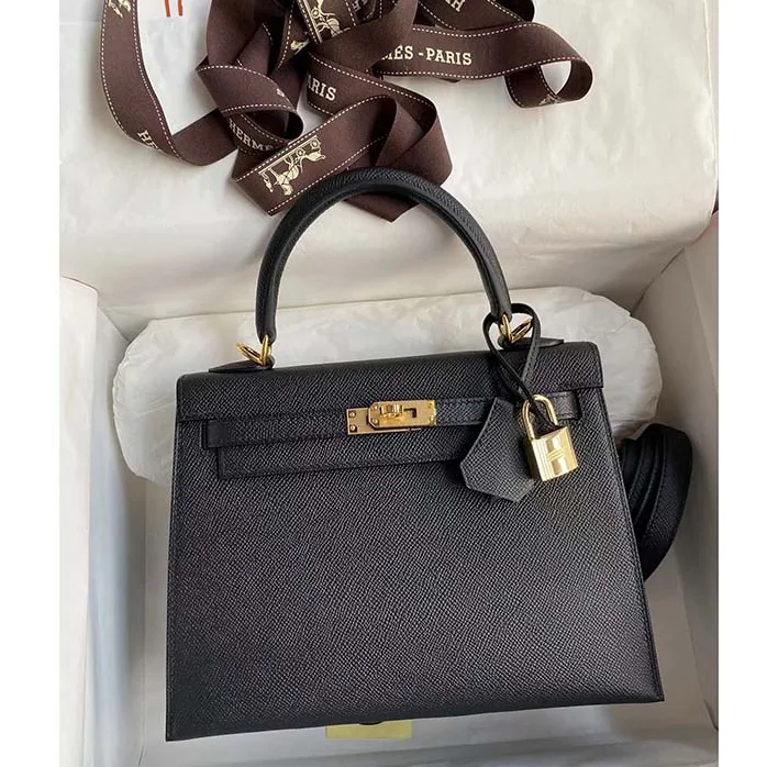 Hermes Kelly Sellier 32 Bag in Togo Leather with Gold Hardware for Women in Black
