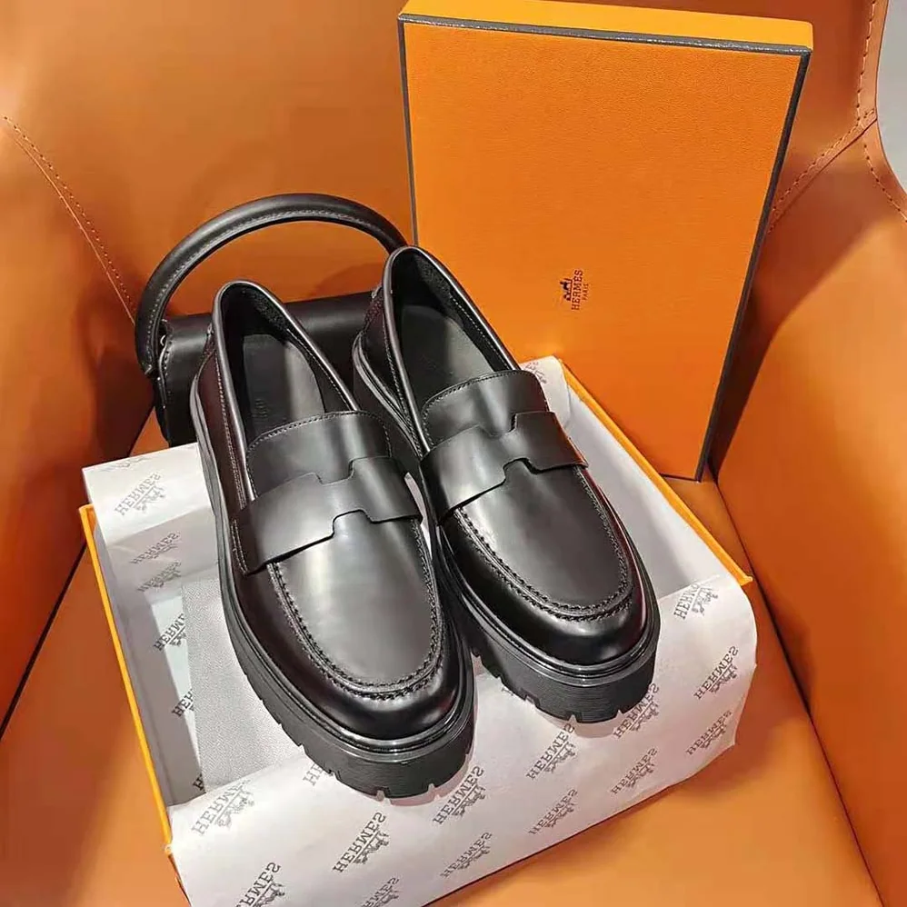 Hermes Hitch Loafer in Glazed Calfskin for Women in Black Hermes Hitch Loafer in Glazed Calfskin for Women in Black