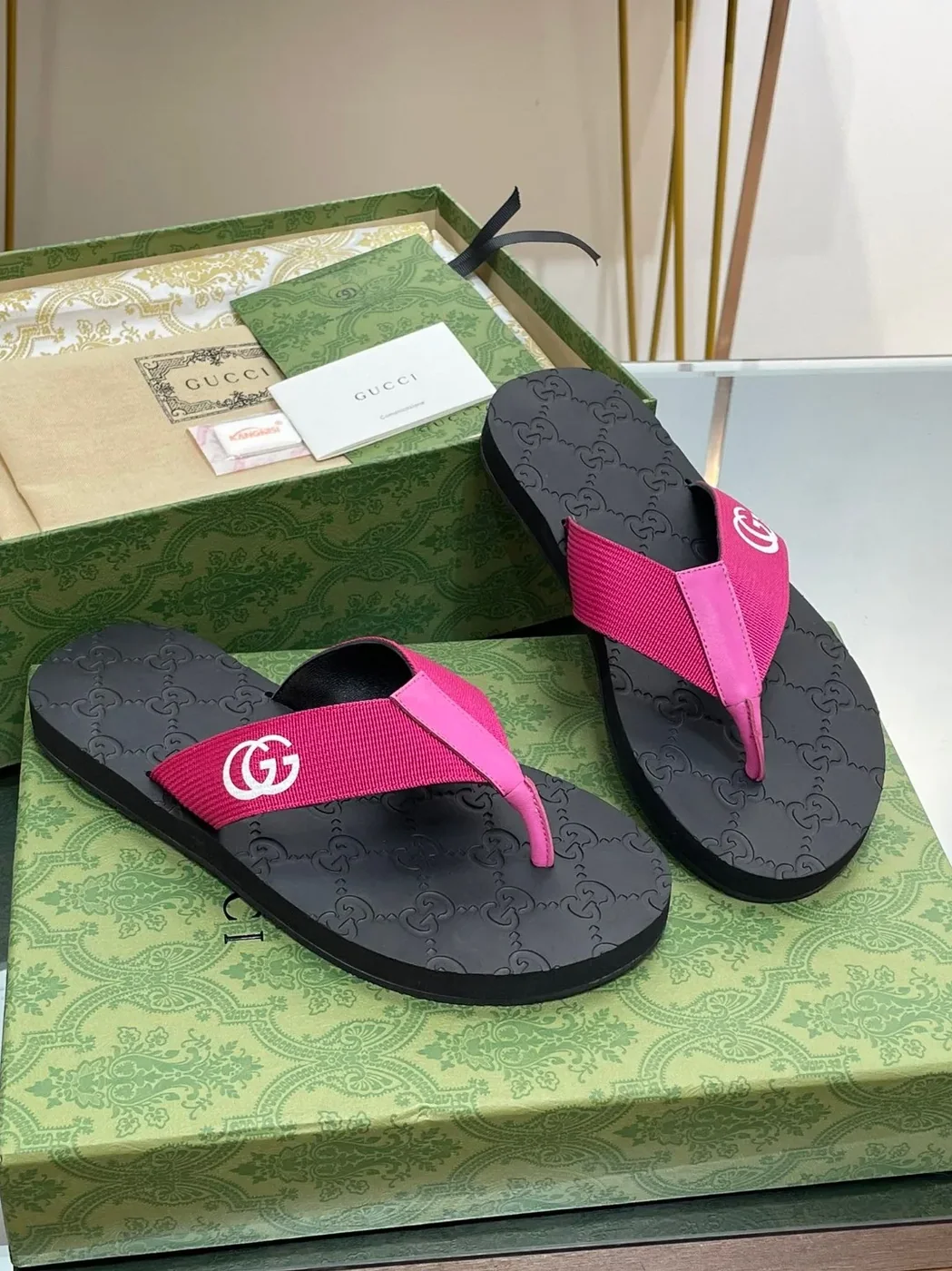 Gucci Thong Sandal Pink Gucci Thong Sandal Pink