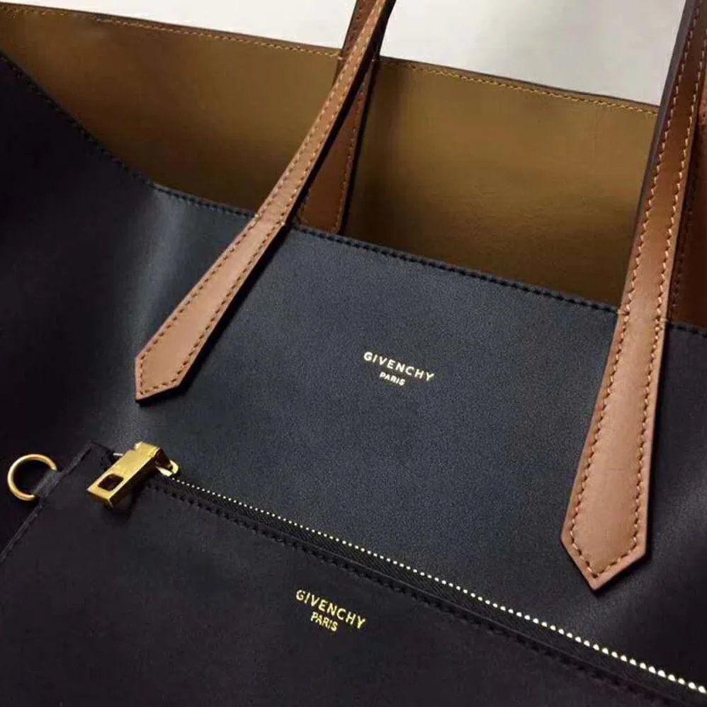 Givenchy Shopper Tote Bag in Smooth Leather for Women in Black Givenchy Shopper Tote Bag in Smooth Leather for Women in Black