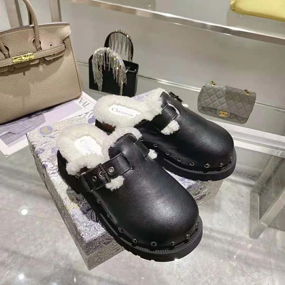 Dior Diorquake Clog Black Calfskin and White Shearling for Women Dior Diorquake Clog Black Calfskin and White Shearling for Women