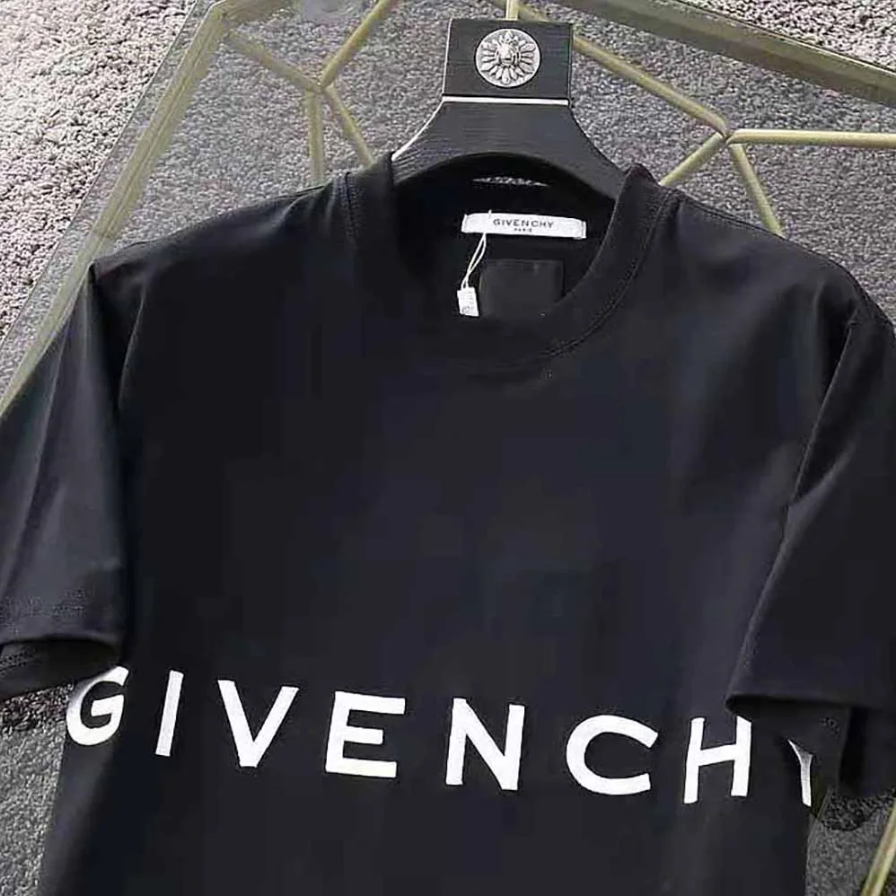 Givenchy GIVENCHY 4G Embroidered Oversized T-shirt for Men in Black Givenchy GIVENCHY 4G Embroidered Oversized T-shirt for Men in Black