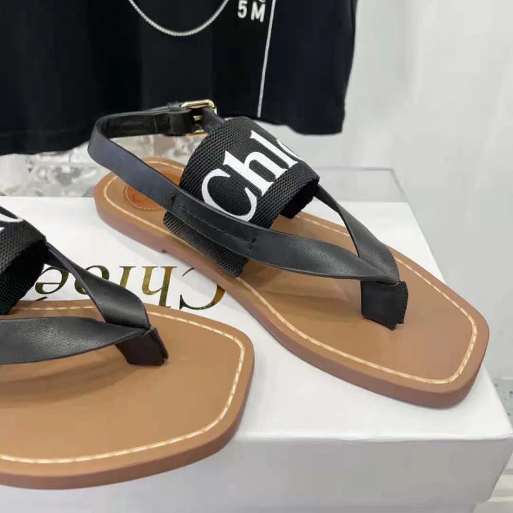 Chloe Woody Flat Sandal in Calfskin and Canvas for Women in Black