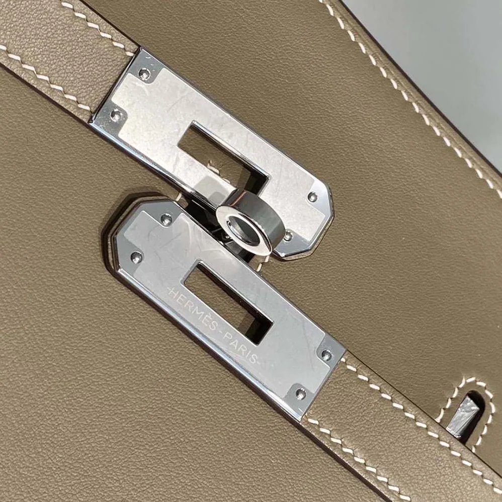 Hermes Jyspiere in Evercolor Leather for Women in Gray Hermes Jyspiere in Evercolor Leather for Women in Gray