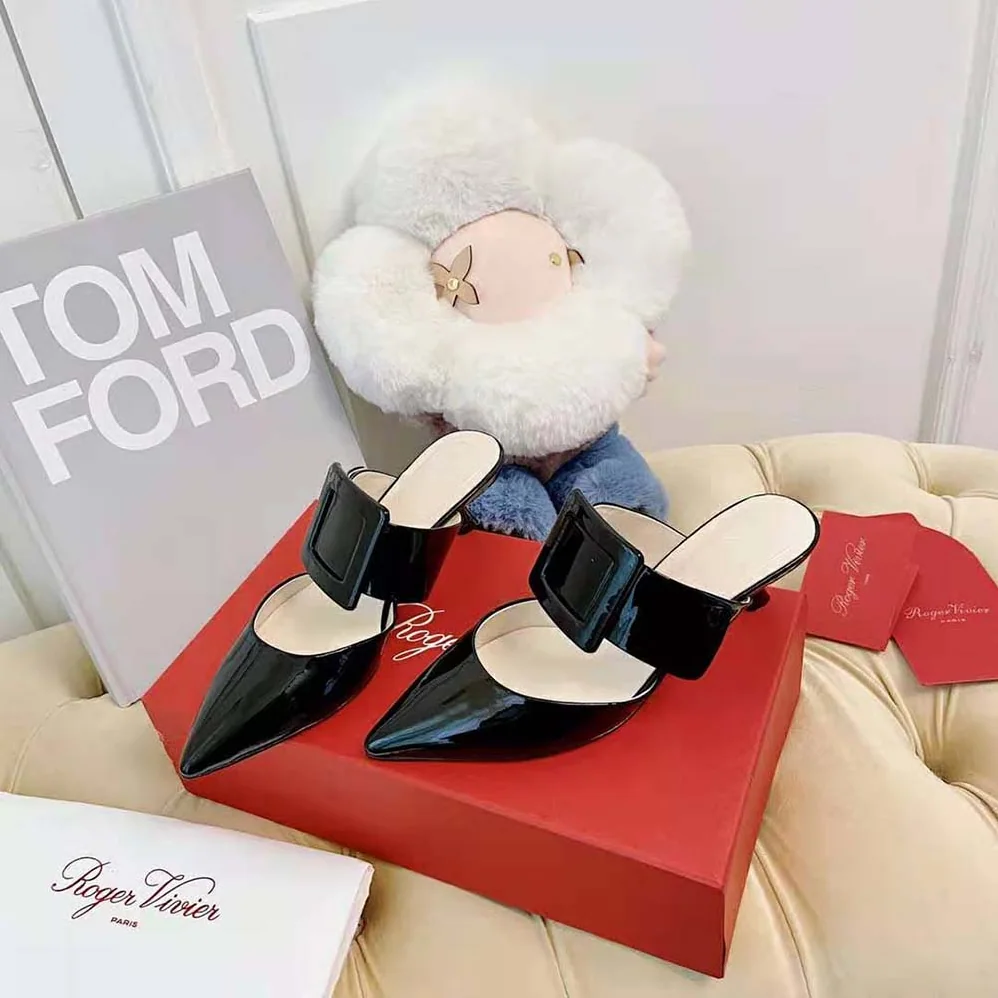 Roger Vivier Viv' In The City Mules in Patent Leather for Women in Black