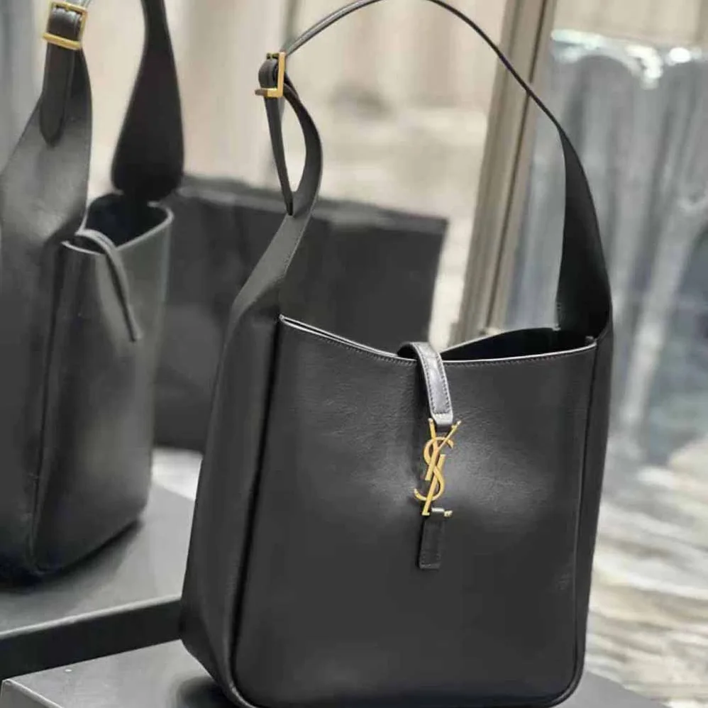 Saint Laurent YSL Le 5 à 7 Soft Small Hobo Bag in Smooth Leather for Women in Black Saint Laurent YSL Le 5 à 7 Soft Small Hobo Bag in Smooth Leather for Women in Black