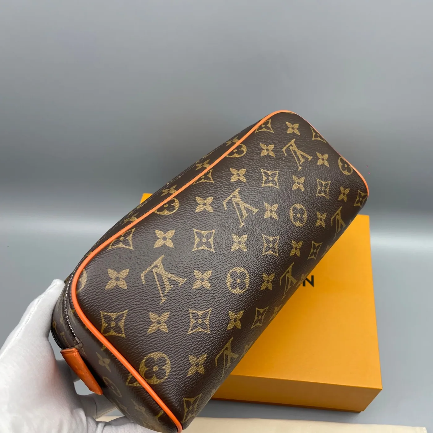 Louis Vuitton Dopp Kit Toiletry Bag Orange / Louis Vuitton Dopp Kit Toiletry Bag Orange /
