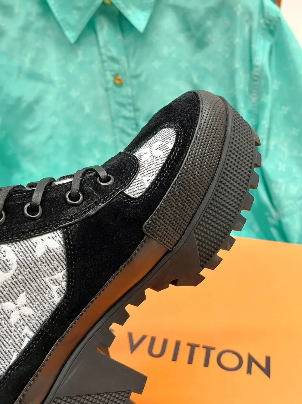 Louis Vuitton Laureate Desert Boots Grey Louis Vuitton Laureate Desert Boots Grey