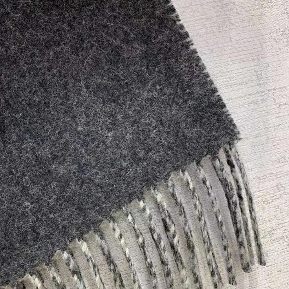 Fendi Scarf Gray Wool and Cashmere Scarf for Women Fendi Scarf Gray Wool and Cashmere Scarf for Women